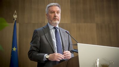 وزير الدفاع الإيطالي يرسل مستشفى عائم على متنه 170 فرد طاقم طبي لغزة