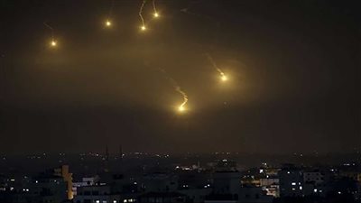 وكالة: الدفاعات الجويّة السوريّة تتصدى لأهداف معادية في سماء دمشق