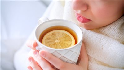  مشروبات سحرية للتخلص من الكحة التي يعاني منها مرضى الحساسية 