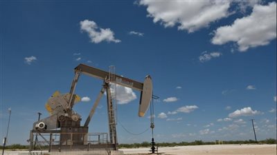 ارتفاع أسعار النفط للأسبوع الثامن على التوالي مع زيادة حدة التوتر بين أوكرانيا وروسيا 