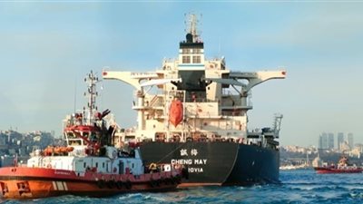 تعطل سفينة يتسبب في إغلاق مضيق البوسفور بإسطنبول