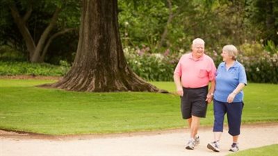 دراسة حديثة تكشف أهمية المشي لمدة 20 دقيقة كل يوم لكبار السن!