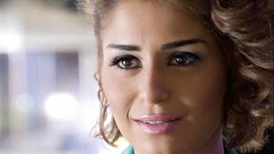  الفنانة المصرية منة فضالى تشارك متابعيها بإطلالة أنيقة (صورة)
