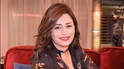 بطريقة خاصة.. الفنانة المصرية منّة فضالي تحتفل بعيد ميلاد والدتها