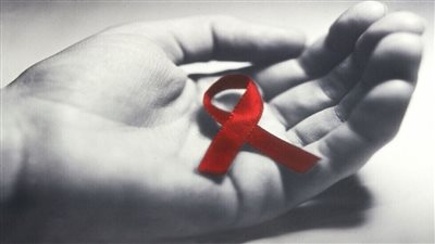  العلماء يتمكنوا من معالجة امرأة مصابة بفيروس نقص المناعة البشرية HIV