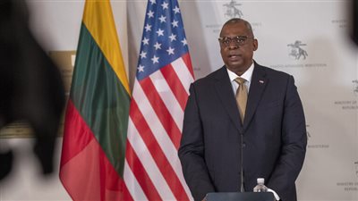 وزير الدفاع الأمريكي: جاهزون لإرسال مزيد من قواتنا إلى أوروبا