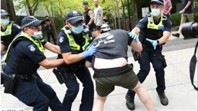  الشرطة الكندية تستعيد السيطرة على الشارع الرئيسي أمام البرلمان في أوتاوا (التفاصيل الكاملة)