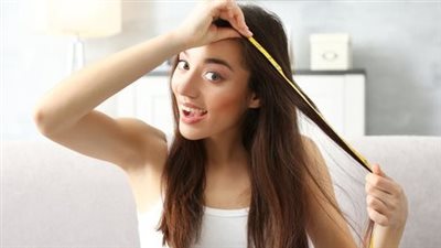 خبير يكشف عن أطعمة مغذية يجب أن ندرجها في نظامنا الغذائي للحصول على شعر صحي