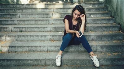 ما هي العلامات التي تنذر بالاضطراب ثنائي القطب لدى المراهقين؟