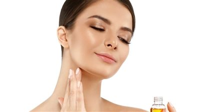 كيف يعد زيت الوجه بمثابة ينبوع الجمال للبشرة؟
