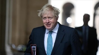 بدءا من الأسبوع المقبل.. الحكومة البريطانية تلغي إلزامية الحجر الذاتي للمصابين بكورونا