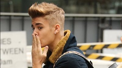 ما وراء تأجيل حفل 