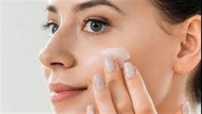 دراسة: تناول بعض الأنماط من الطعام قد يؤدي إلى مشاكل في الجلد والبشرة