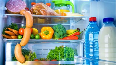 تحذير.. حفظ التوابل والفواكه الاستوائية والخضروات المخللة في الثلاجة