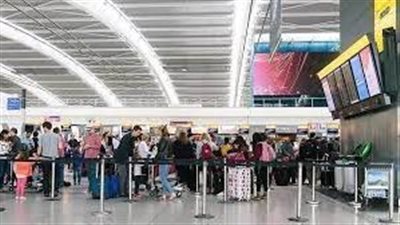 موظفو مطار هيثرو يضربون عن العمل بسبب خلاف حول زيادة الأجور