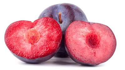  دراسة حديثة تكشف فوائد البرقوق للعظام