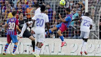 رابطة الدوري الإسباني تعلن موعد مباراة الكلاسيكو المقبل بين برشلونة وريال مدريد