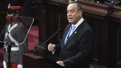 رئيس غواتيمالا يأمر سفيرة بلاده لدي روسيا بمغادرة موسكو