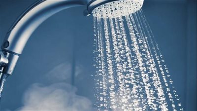 طبيب يكشف عن الوقت الذي يجب أن تقضيه في الاستحمام لصحة أفضل