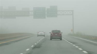 خبراء يقدمون نصائح للقيادة الآمنة في العواصف