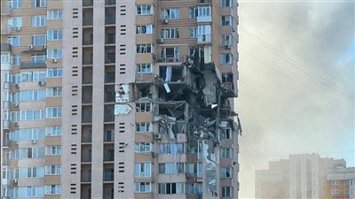  في الساعات الأولى صباح اليوم.. صاروخ روسي يصيب مبنى سكنيًا في تشيرنيهيف بشمال أوكرانيا