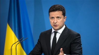 الرئيس الأوكراني يُفرج عن عسكريين 