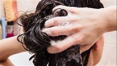 تحديد العدد المثالي لمرات غسل الشعر في الأسبوع