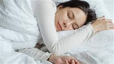  خبيرة تنصح بأن هناك بعض الأطعمة التي قد تساعد الشخص على النوم