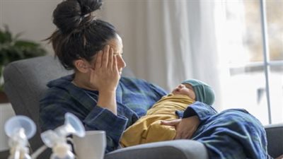 دراسة: النساء اللائي ينجبن أطفالا في منتصف العشرينات من العمر يعشن عمرا أطول