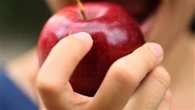 6 فوائد يمكن للجسم أن يحصل عليها من تناول التفاح