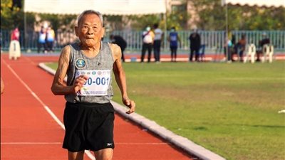 الرياضي التايلاندي ساوانج جانبرام يسجل رقمًا قياسيًا بالجري