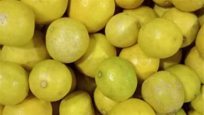 جميع الطرق التي تجعل عصير الليمون أو إضافة شريحة منه إلى الماء تفيد صحتك