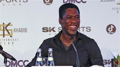 لاعب هولندي شهير يعلن إسلامه في الإمارات