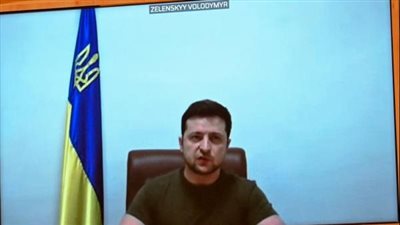  الرئيس الأوكراني يدعو مواطني بلاده إلى طرد القوات الروسية خارج البلاد