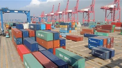 أوكرانيا تعلق صادراتها من بعض السلع الزراعية جراء الغزو الروسي