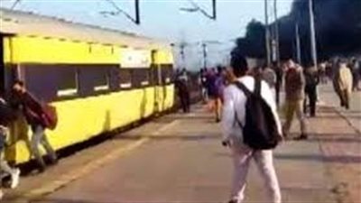  مقطع فيديو يوثق لحظة اشتعال النيران في قطار متحرك بالهند.. ماذا حدث؟