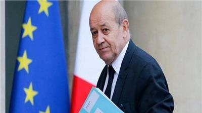 وزير الخارجية الفرنسي يؤكد أن بلاده ليست في حالة حرب مع روسيا
