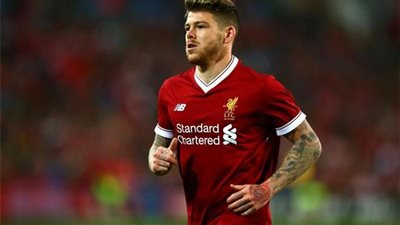 فياريال الإسباني يعلن إصابة مدافعه ألبرتو مورينو بقطع في الرباط الصليبي