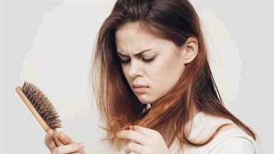 المركز الاتحادي الألمانية للتوعية الصحية يسلط الضوء على أسباب تساقط الشعر
