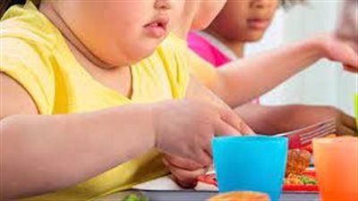  السِمنة لدى الأطفال لها أسباب عدة.. ما هي؟
