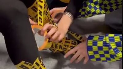 كيف ظهرت كيم كاردشيان في إطلالتها بأسبوع باريس للموضة ؟