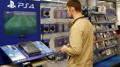 سوني تعلق شحنات الأجهزة والبرامج إلى روسيا