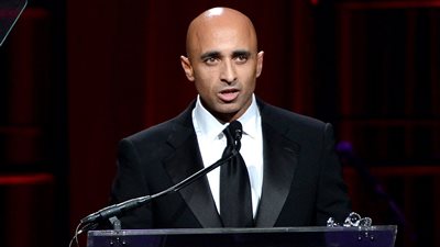 العتيبة يؤكد أن بلاده تفضل زيادة إنتاج النفط وتشجع منظمة أوبك على القيام بذلك