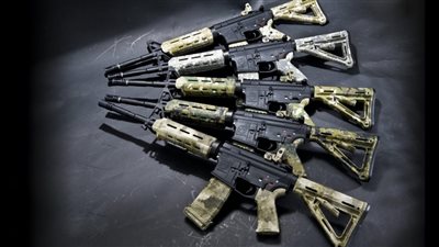 وزارة التجارة الأمريكية: الولايات المتحدة تسرع إصدار تراخيص شحن الأسلحة النارية والذخيرة لأوكرانيا