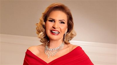 شاهد.. هكذا احتفلت الفنانة المصرية يسرا بعيد ميلادها 