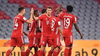 بايرن ميونخ يهزم بوروسيا دورتموند ويقترب من لقب بطل الدوري الألماني