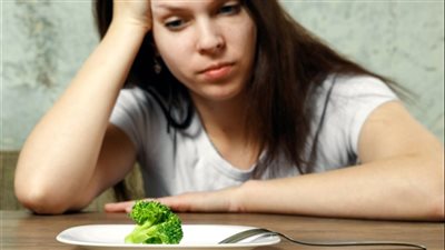 أسباب معاناة النساء فوق سن الأربعين من صعوبة فقدان الوزن والتخلص من الترهلات