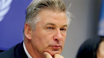 الممثل أليك بالدوين يقيم بدعوى تحكيم ضد منتجي فيلم 