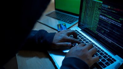 عملية غير مسبوقة.. مسؤول إسرائيلي يكشف حجم الهجوم السيبراني الإيراني