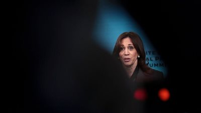 إصابة زوج نائبة الرئيس الأمريكي بكورونا